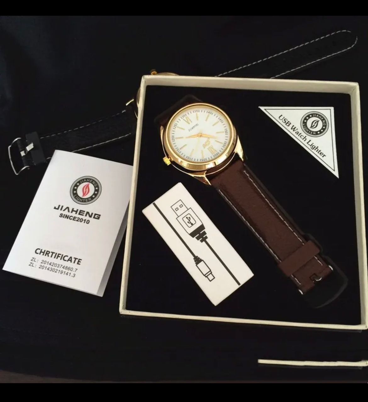 Montre avec allume cigar et détecteur de faux billets